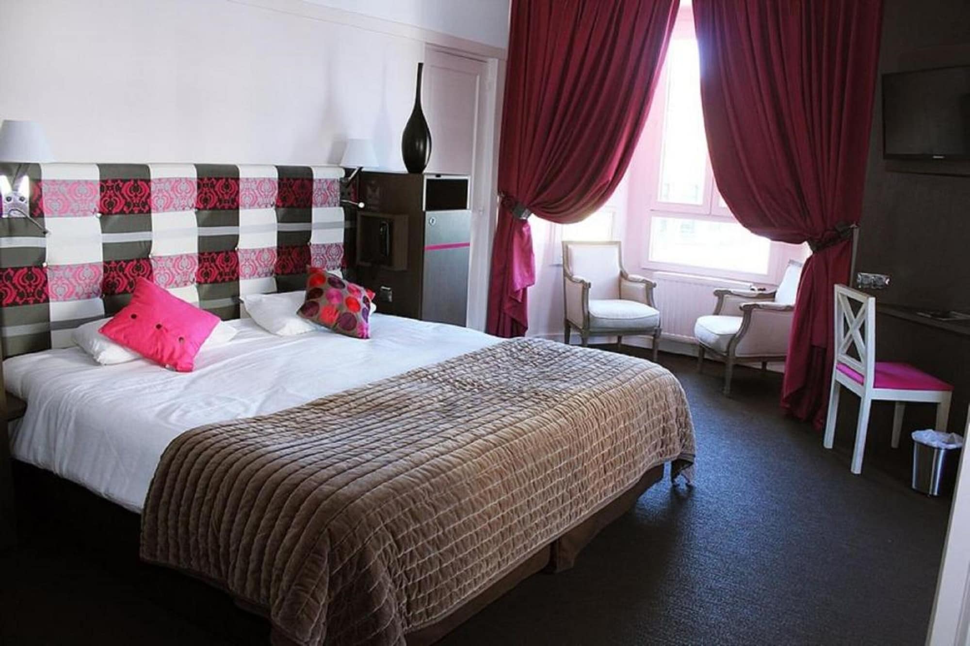 Superior, Double Bed, Lateral Side Sea View