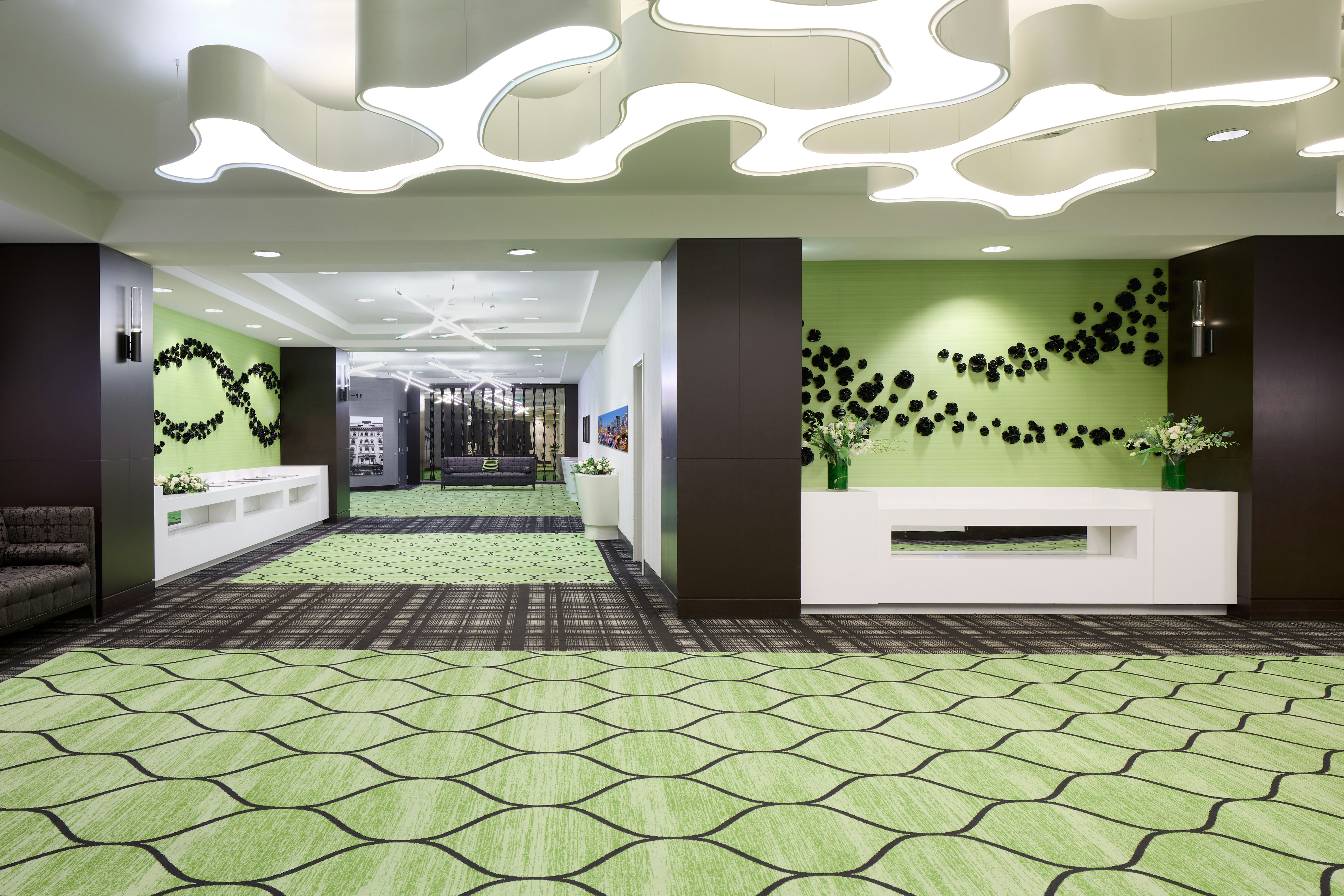 DoubleTree by Hilton Montreal 12/77