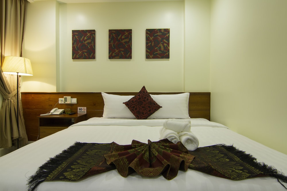 Rose Emerald Hotel 23/63