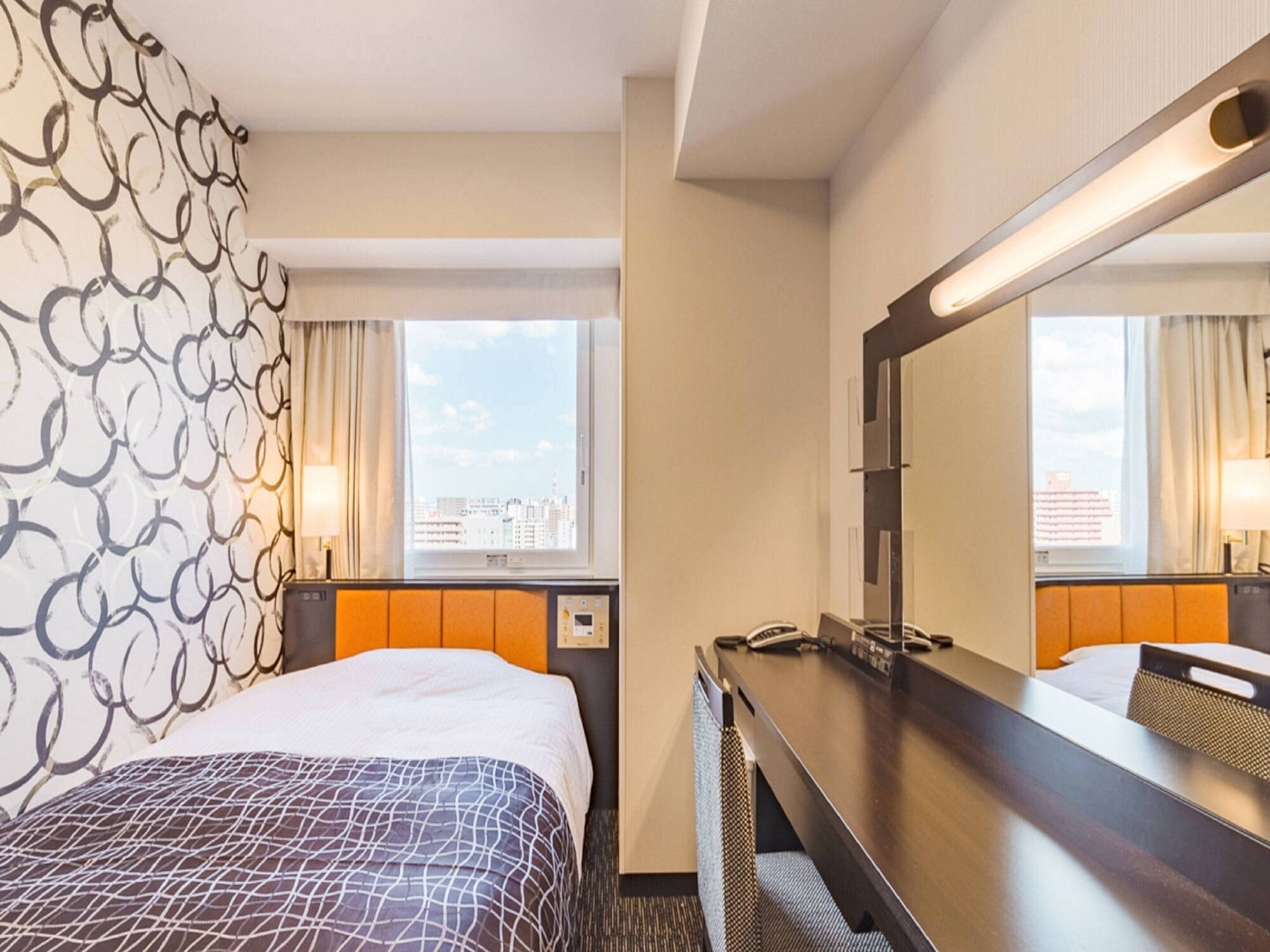 ROOM, DOUBLE BED