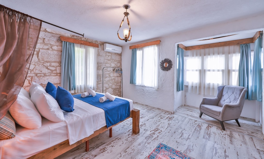 Livan Hotel Deluxe 18/57