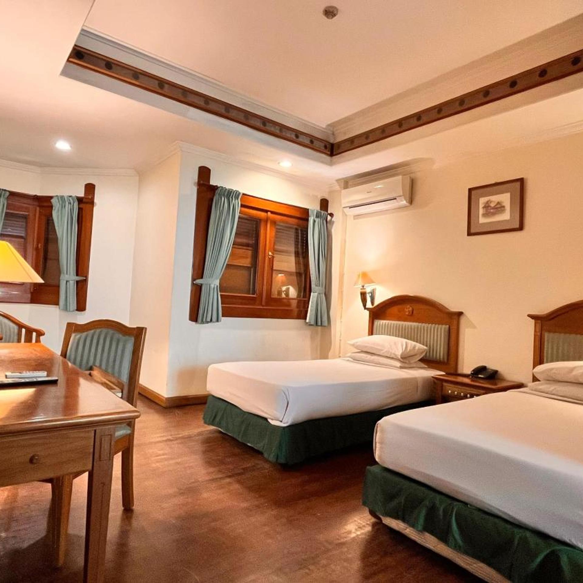غرفة ديلوكس بسرير مزدوج أو سريرين منفصلين، KRESNA HOTEL WONOSOBO 4/8