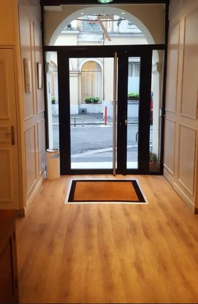 Hotel des Arts cite Bergere 7/31
