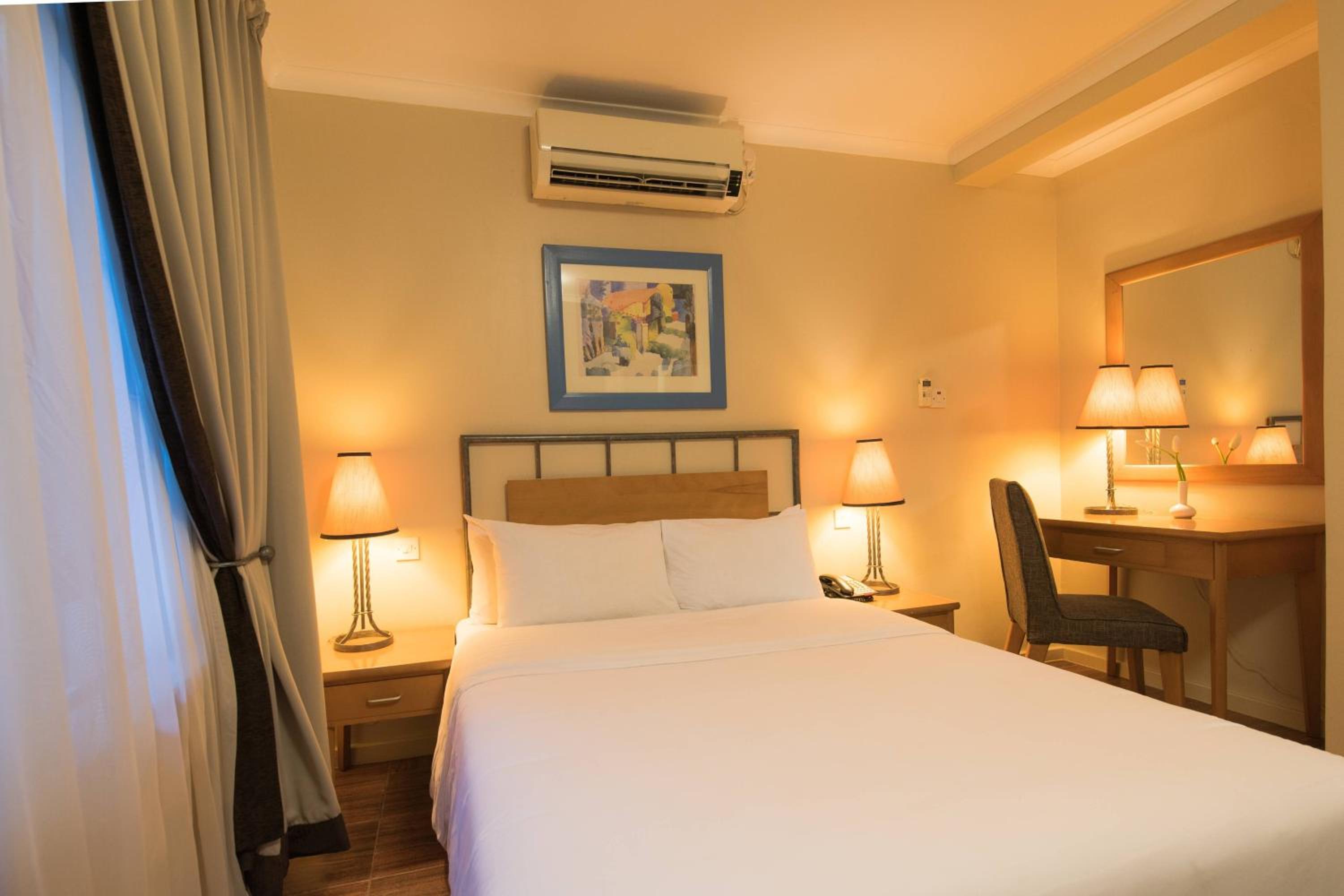 2 Bedrooms, Suite, Apartment