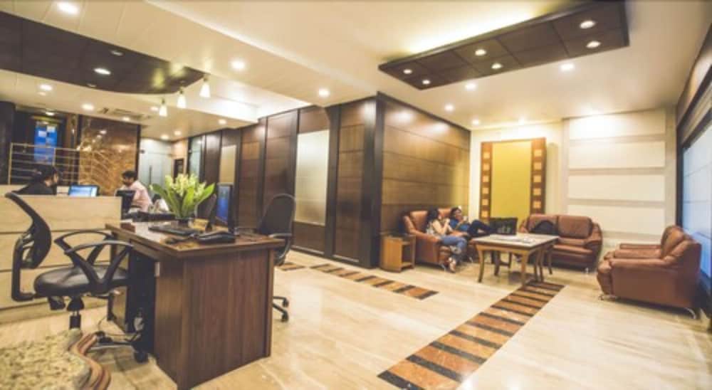 Airport International Hotel 27/28