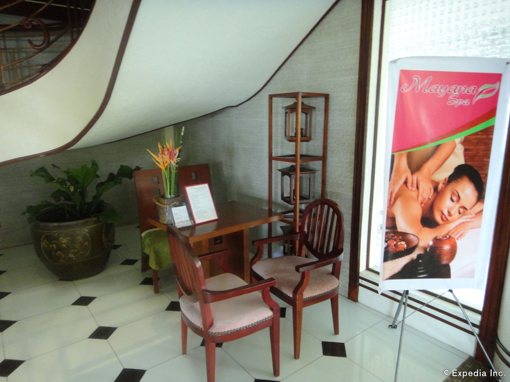 Hotel Centro Puerto Princesa Near Airport by ZUZU 87/107