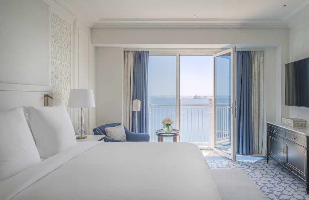 1 BEDROOM, AMBASSADOR, SUITE