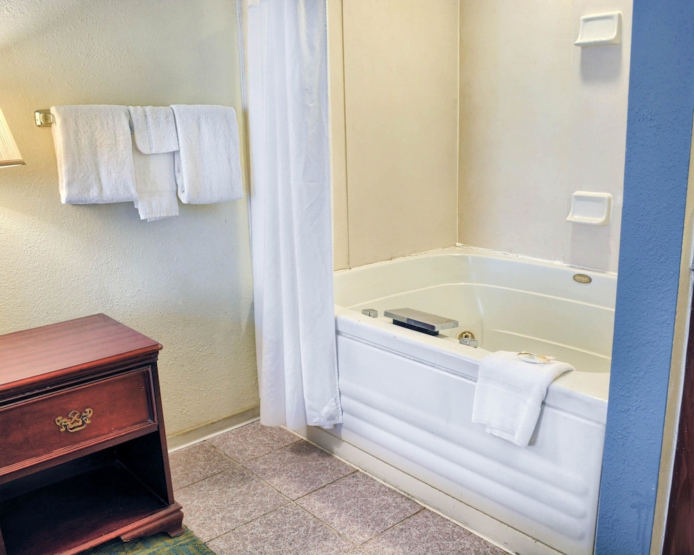 Quality Inn Thornburg 17/40
