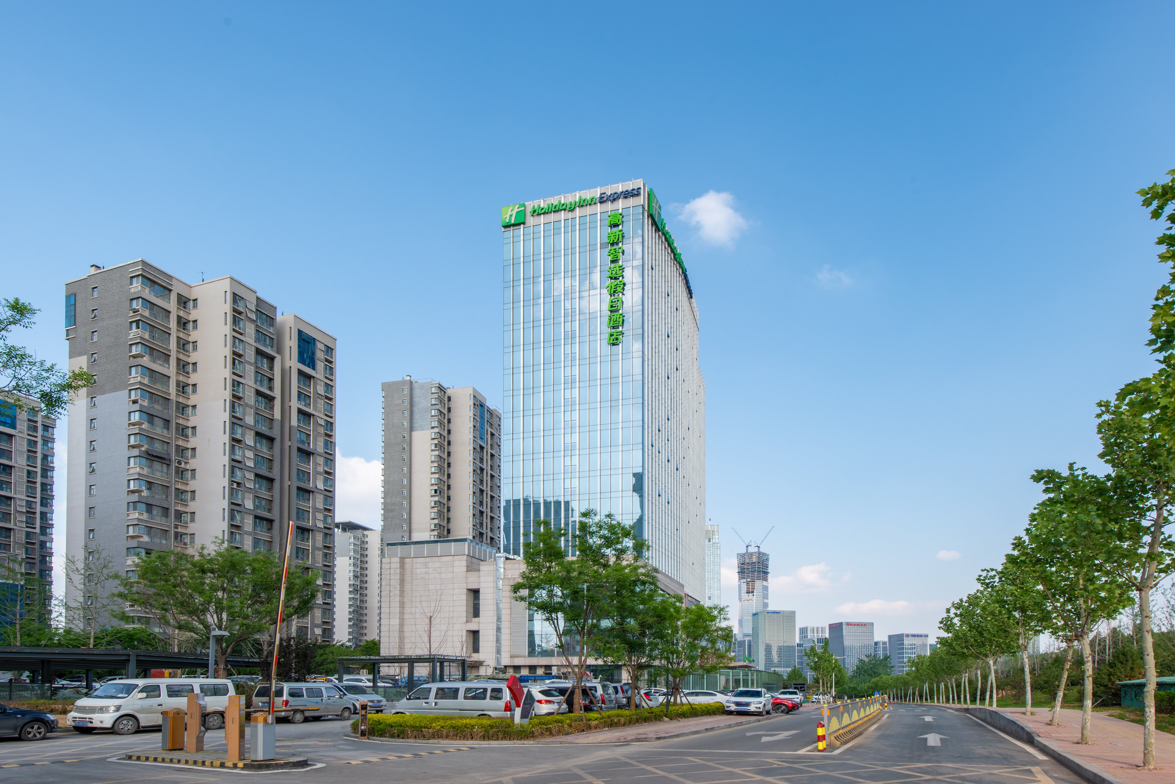 HOLIDAY INN EXPRESS JINAN HIGH-TECH ZONE 55/56
