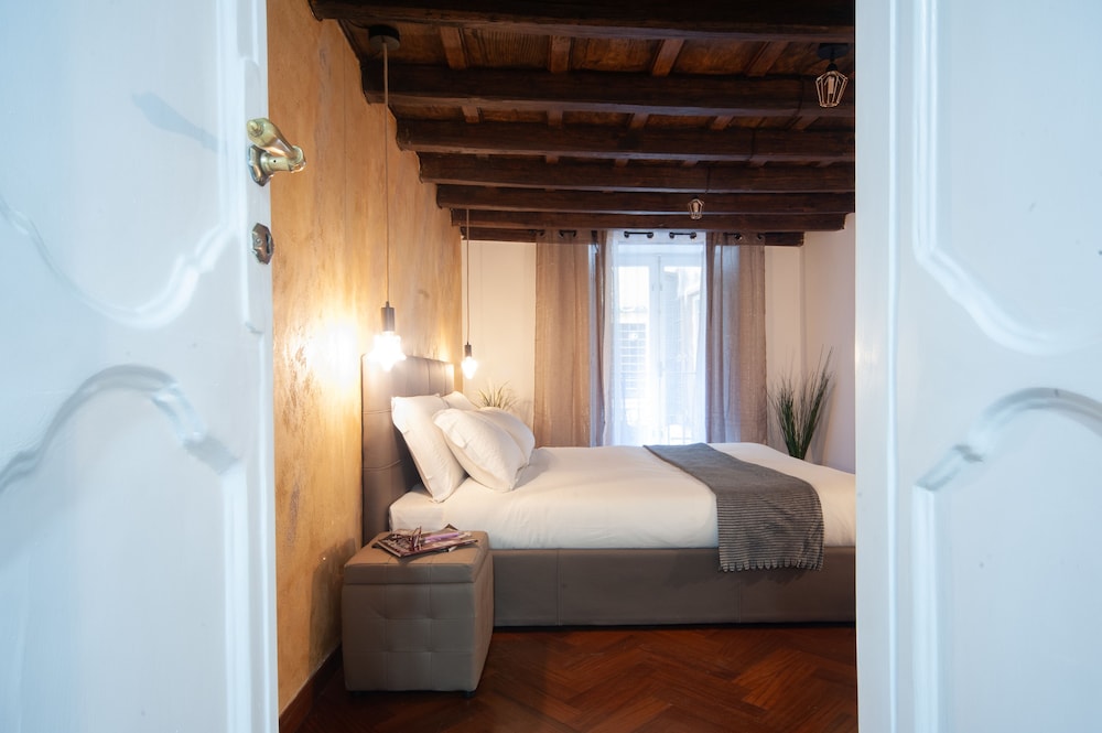 Navona Rooms with Jacuzzi 29/71