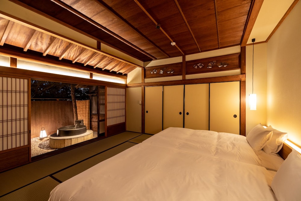 Room, 2 Double Beds, Outdoor Bath, Annex، Ryokan Onomichi Nishiyama 2/2