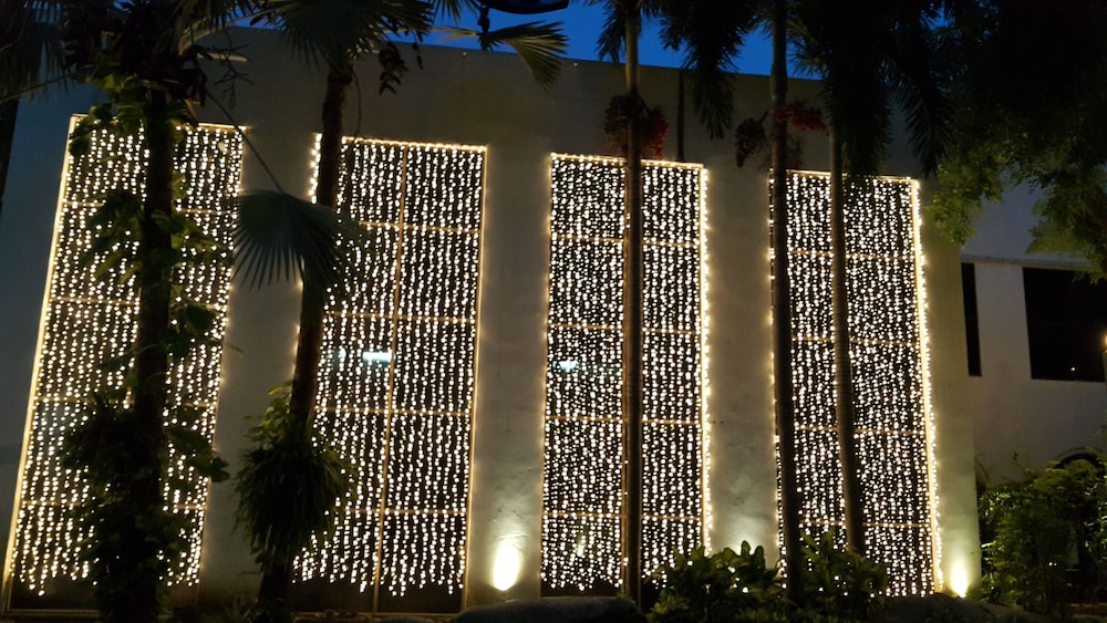 Royal Diamond Hotel 5/55