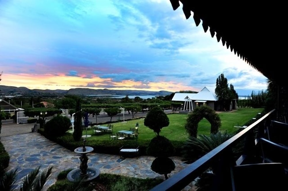 Villa Paradiso Country Manor 27/34