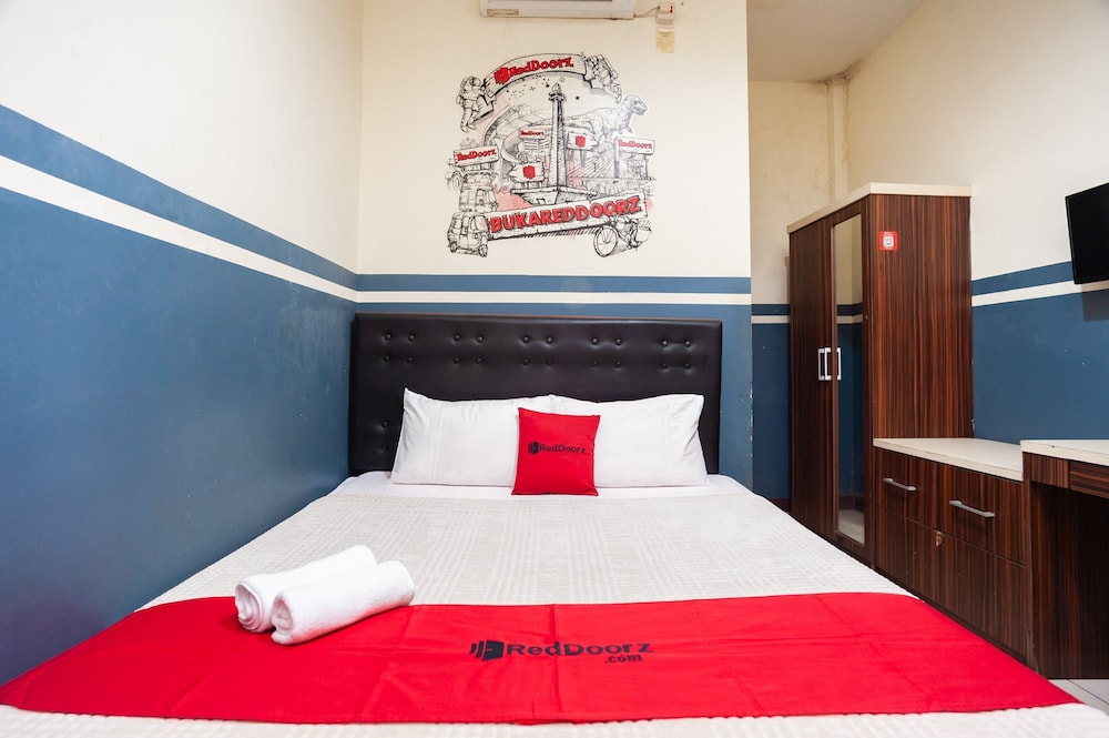 Reddoorz Plus Near Universitas Indonesia 13/50