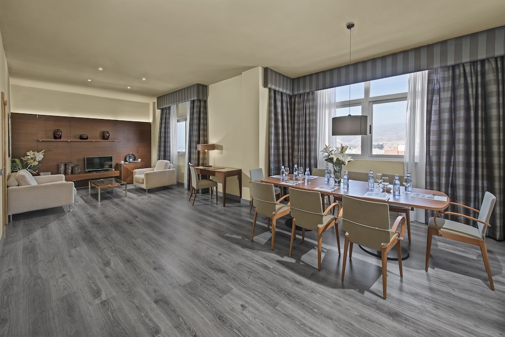 Elba Almeria Business & Convention Hotel 53/60