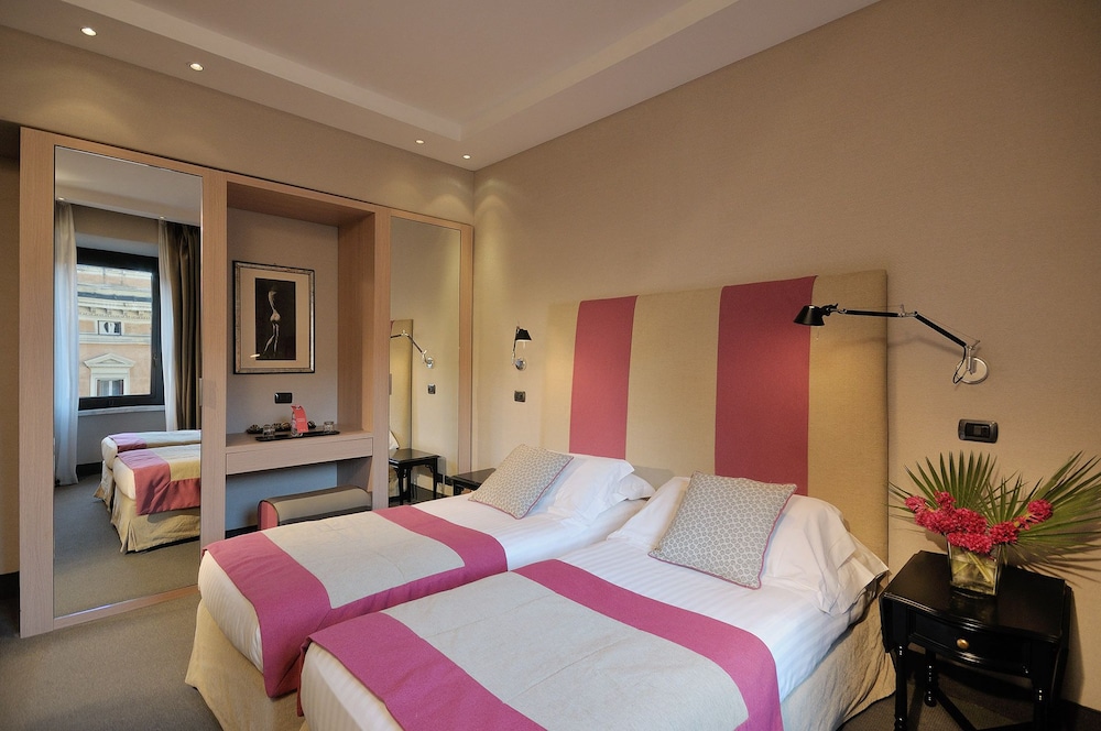 SUPERIOR, DOUBLE OR TWIN BED