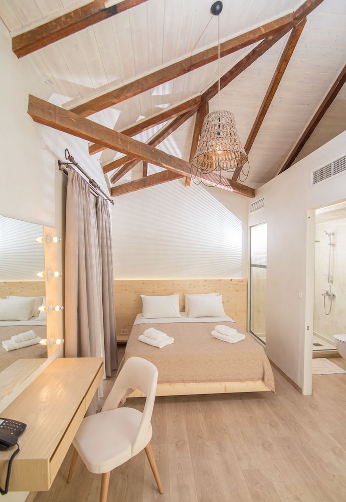 Panellinion Luxury Rooms 22/41