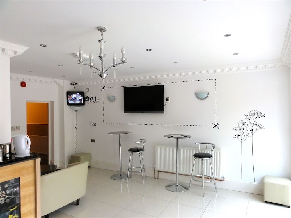Skylark B &amp; B 42/57