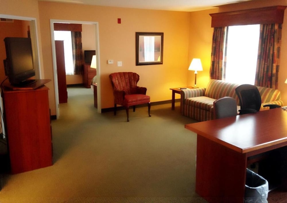 Grandstay Residential Suites Hotel - Sheboygan 35/69
