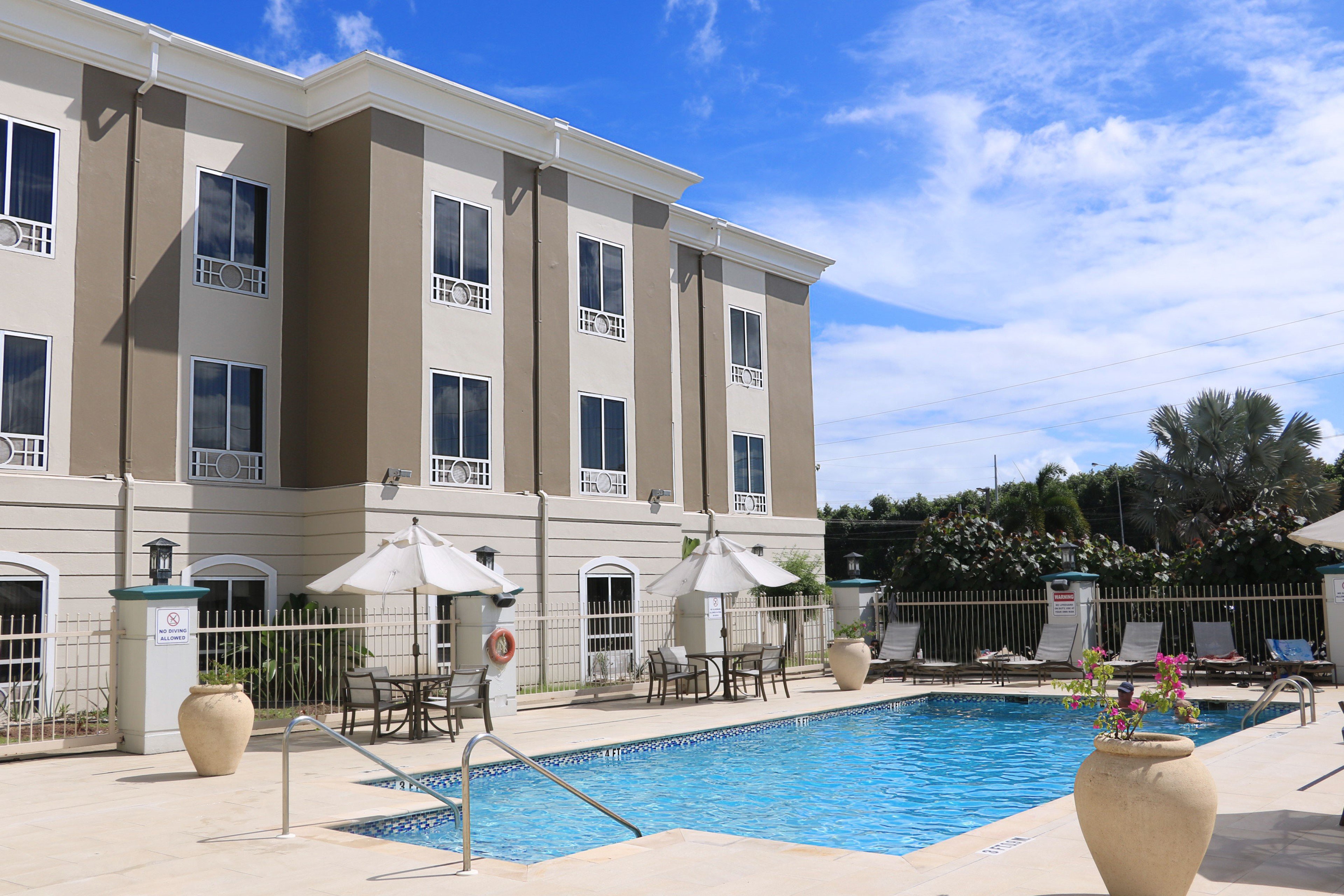 Holiday Inn Express Hotel and Suites Trincity Trinidad Airport 6/34