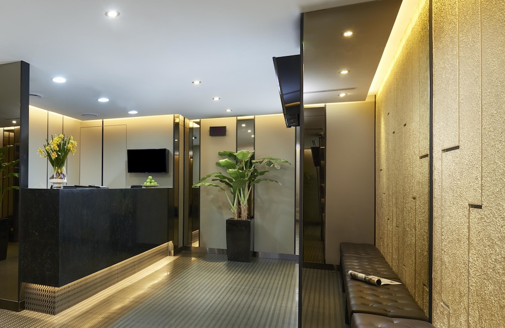 Hotel 81 Gold 10/26