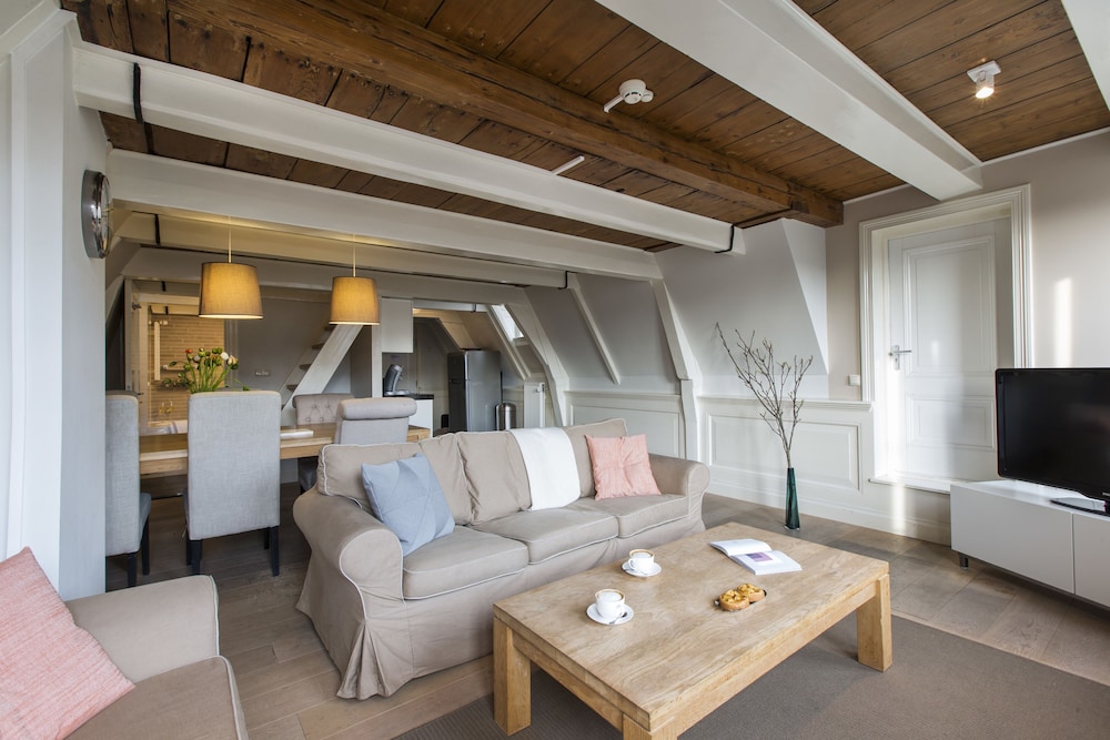Grand Canal Boutique Hotel 40/58