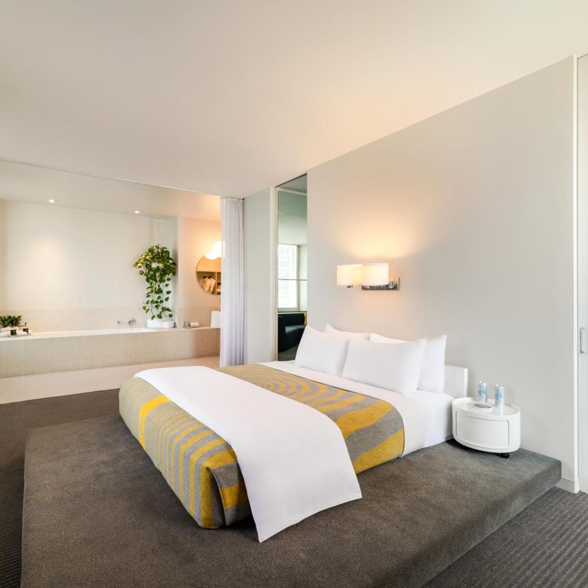 Delphi, Penthouse Suite, King Bed