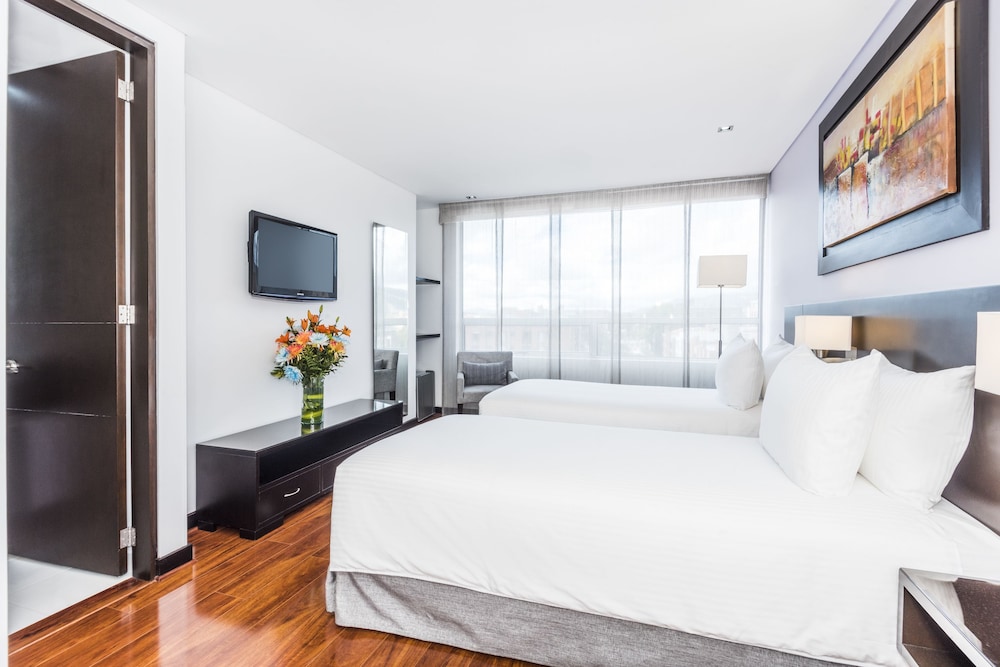 PREMIUM, 2 QUEEN BEDS