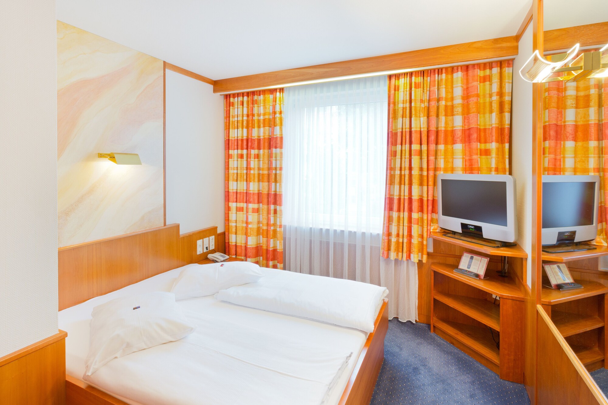 COMFORT, DOUBLE BED