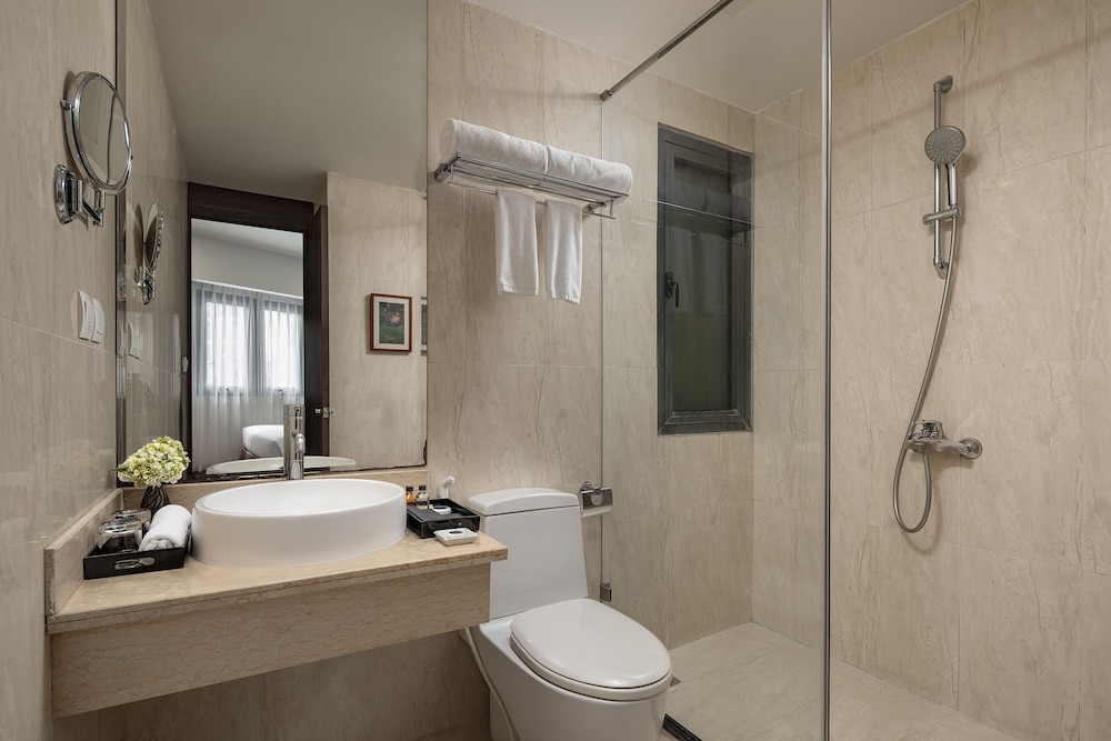Authentic Hanoi Boutique Hotel 63/64