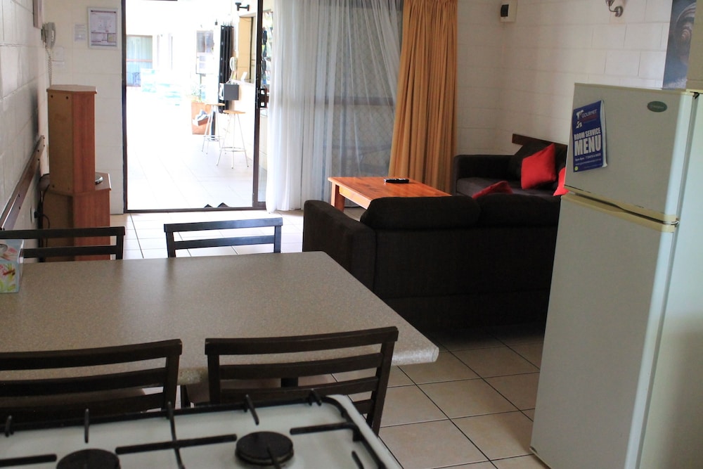 Oasis Inn Apartments 28/60