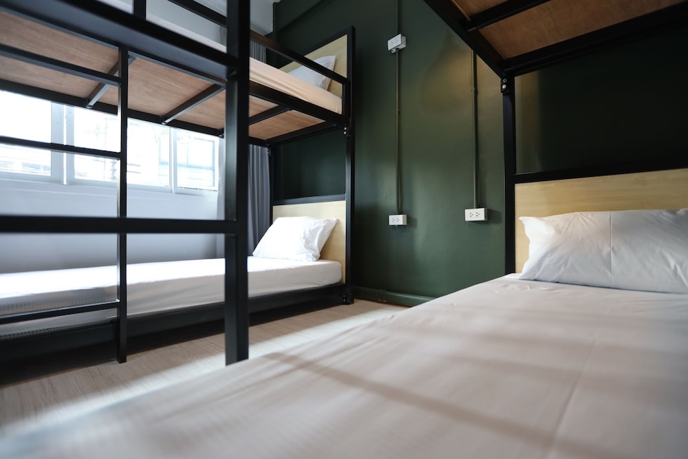 Local Time Bangkok - Hostel 8/25