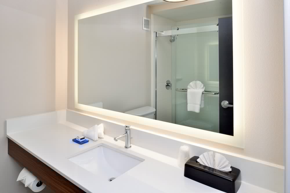 Holiday Inn Express Winston Salem Downtown West 26/56