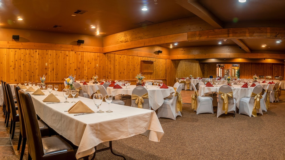 Callahan s Mountain Lodge 65/78