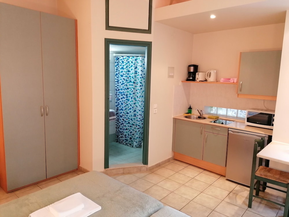 Villiana Holiday Apartments 48/50