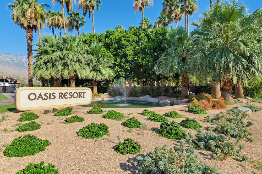 The Oasis Resort 73/76