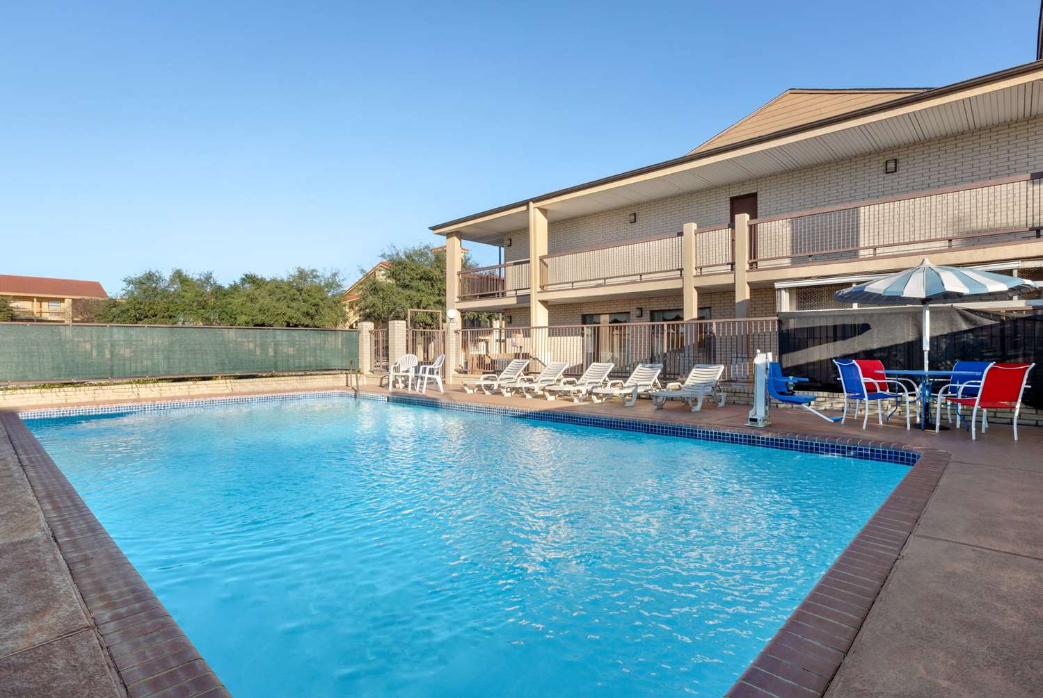Ramada by Wyndham San Antonio Near SeaWorld/Lackland AFB 8/63
