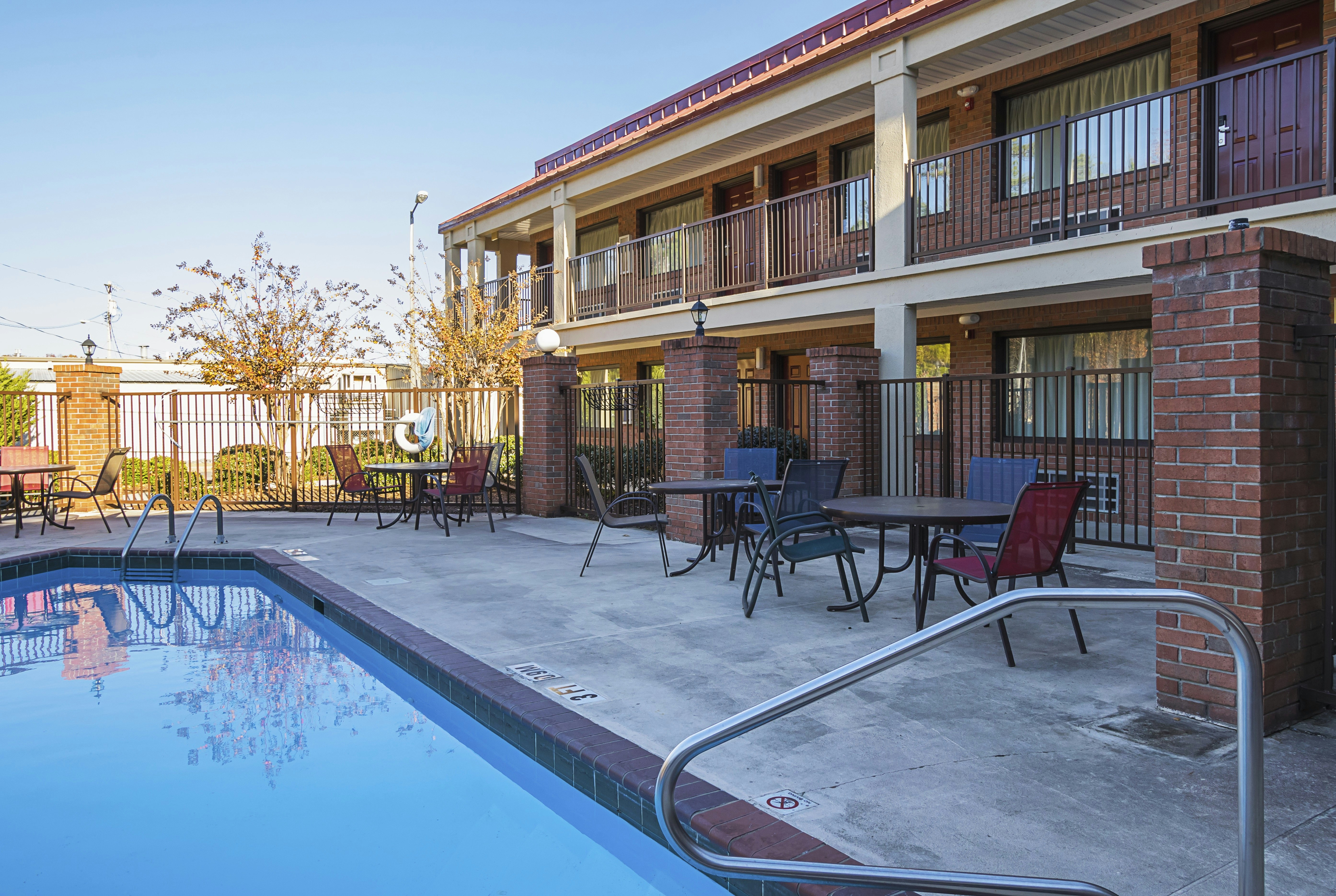 Red Roof Inn And Suites Scottsboro 37/42
