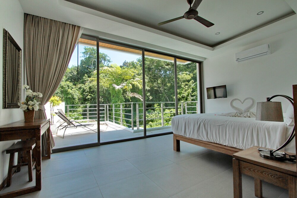 Ya Nui Beach Villas 3/53