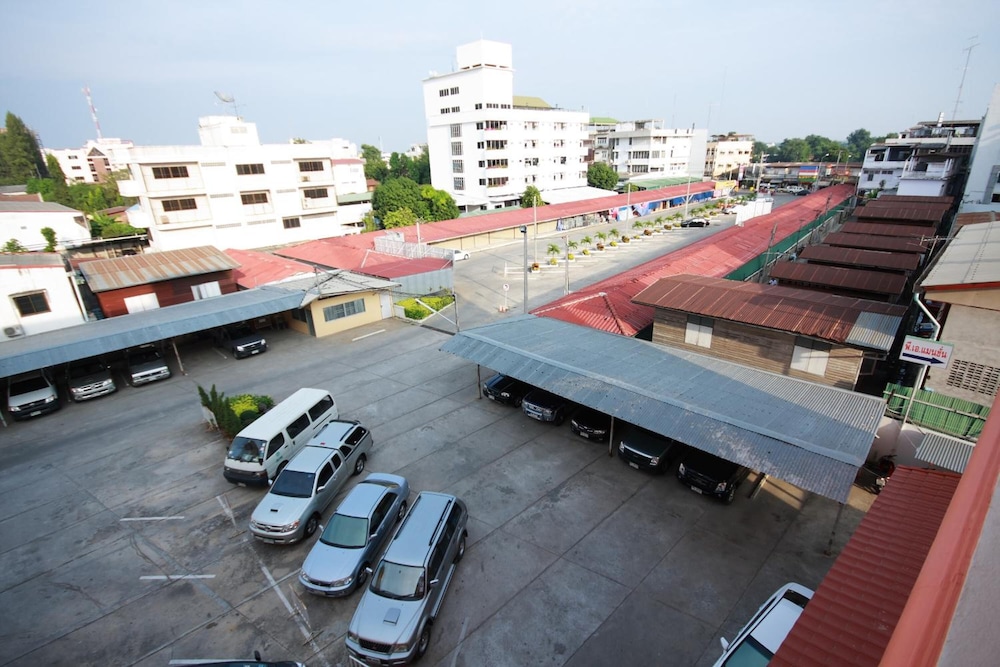 P.A. Place Hotel 33/38