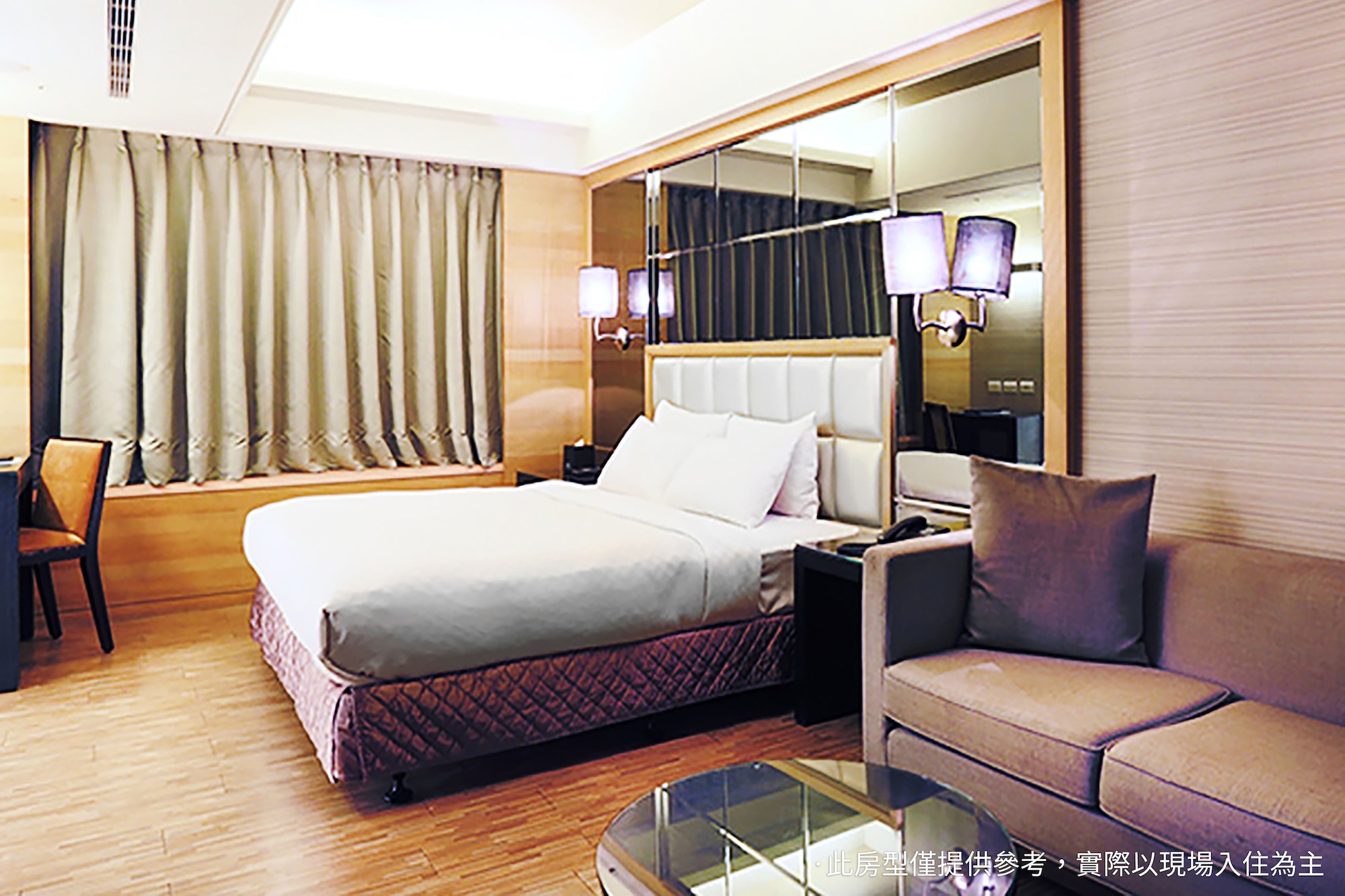 SUPERIOR, QUEEN BED
