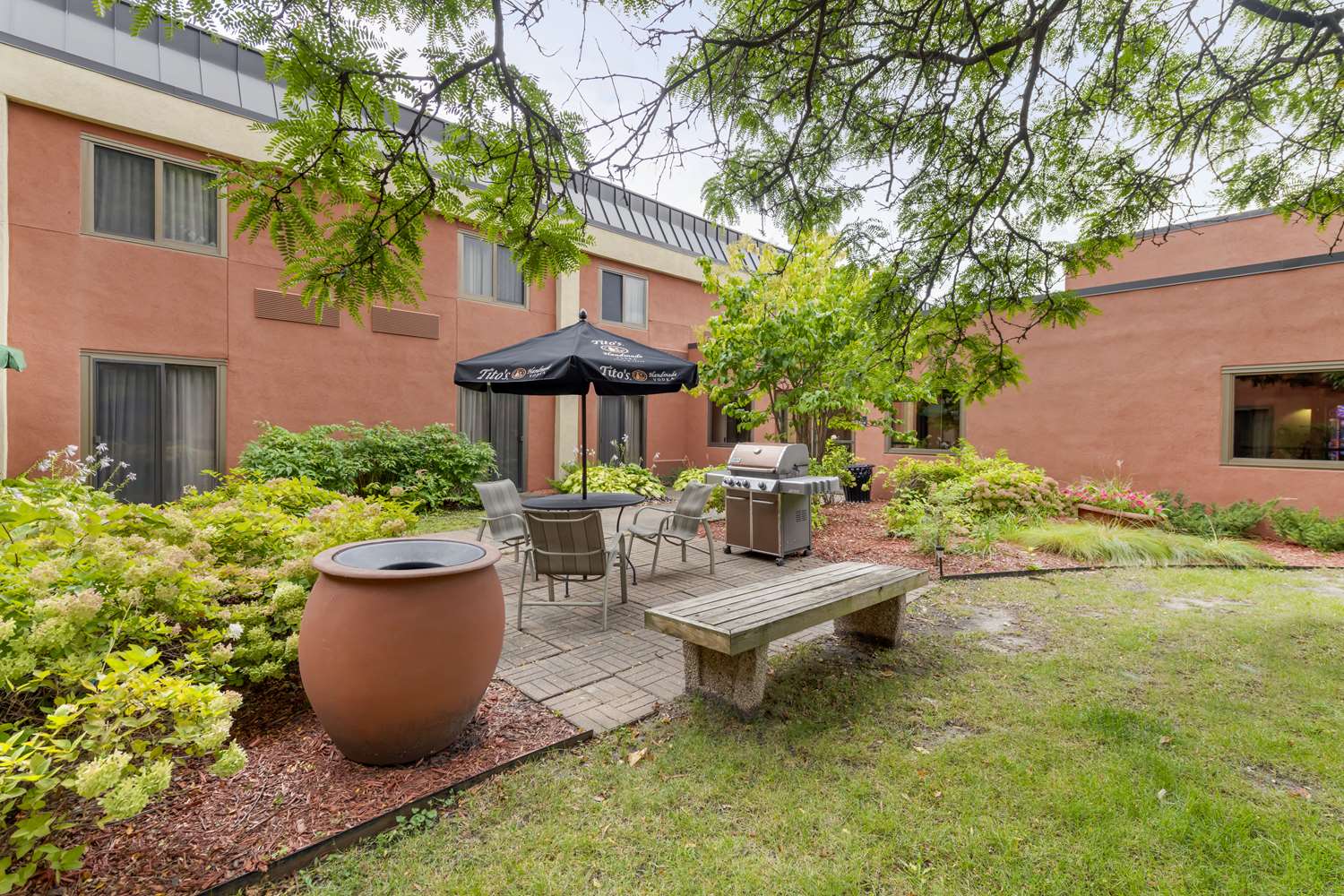 Best Western Plus St. Paul North/Shoreview 22/23