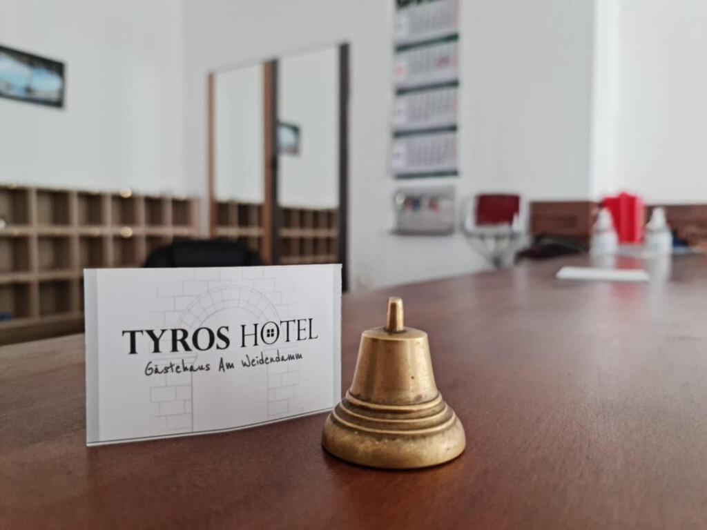 Hotel Tyros am Weidendamm 31/35