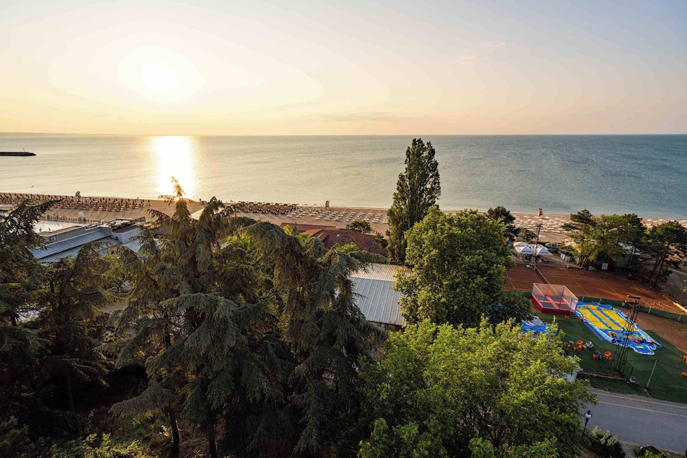 Palm Beach Hotel - All Inclusive with Free beach package & Private Beach 47/50