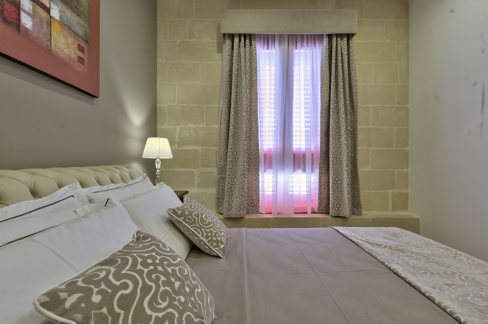 COMFORT, DOUBLE OR TWIN BED