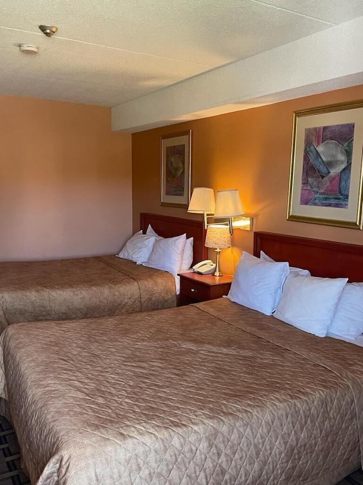 Niagara Lodge Suites 19/68