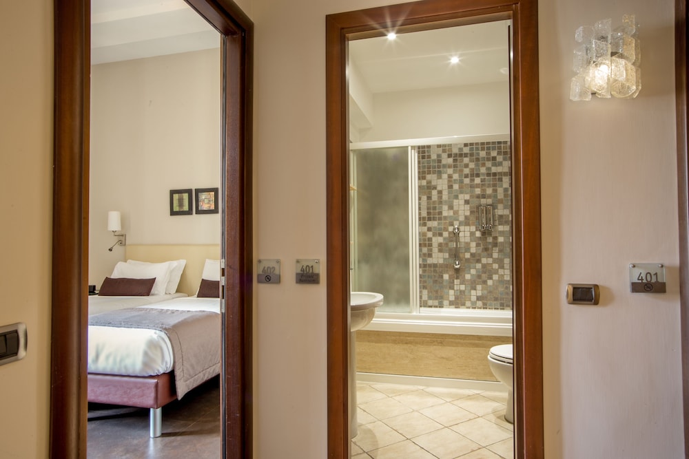 SUPERIOR, DOUBLE BED, BATHTUB, ANNEX