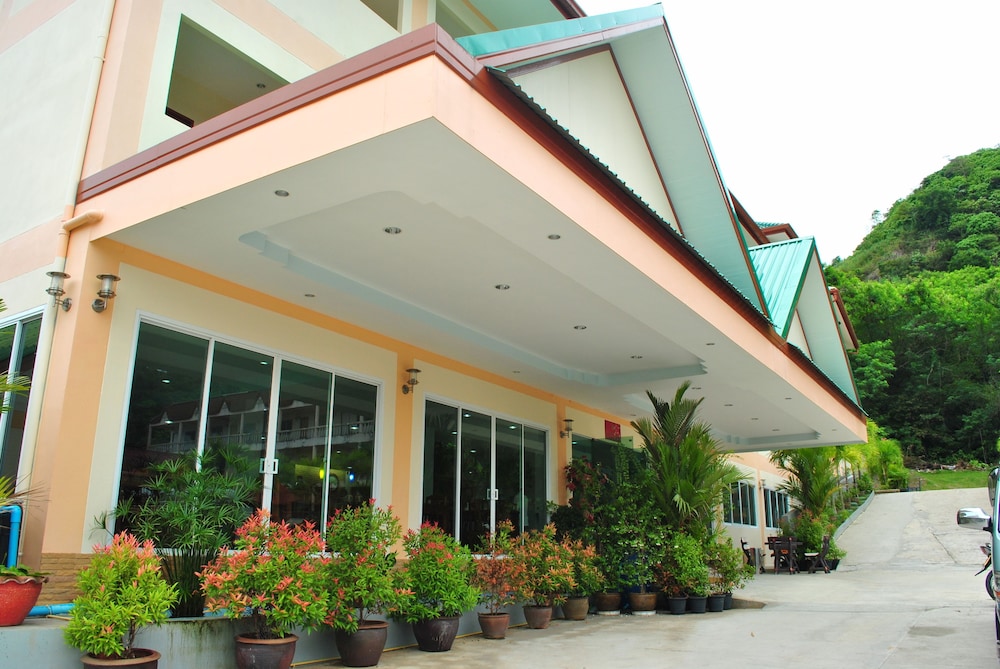 Karon Village Hotel 3/49