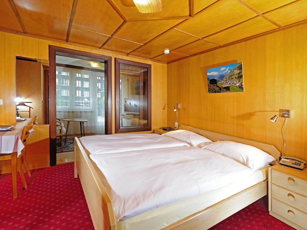 DELUXE, DOUBLE BED, BALCONY