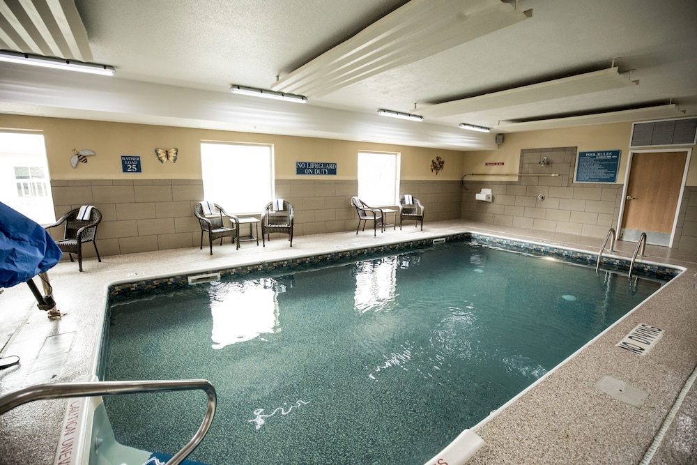 COMFORT INN AND SUITES PAW PAW — 5